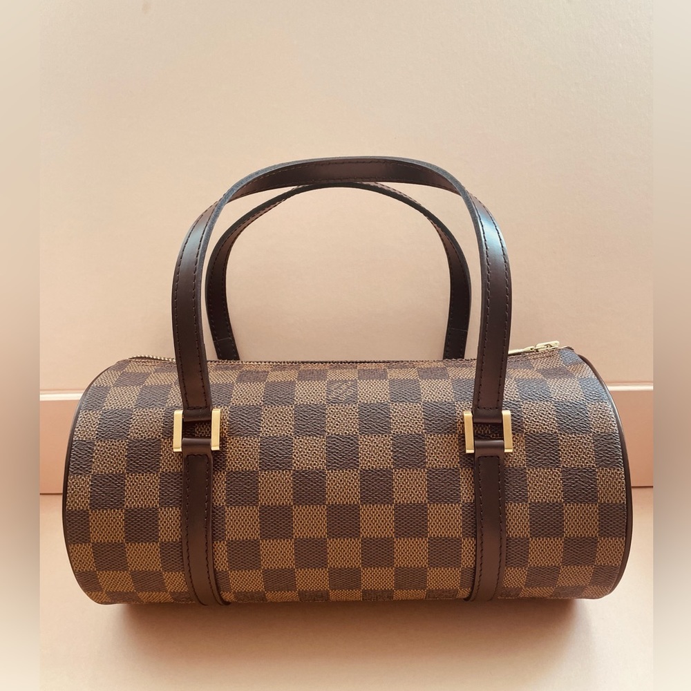 ❌Sold❌ Authentic Louis Vuitton Papillon 26 in DE
